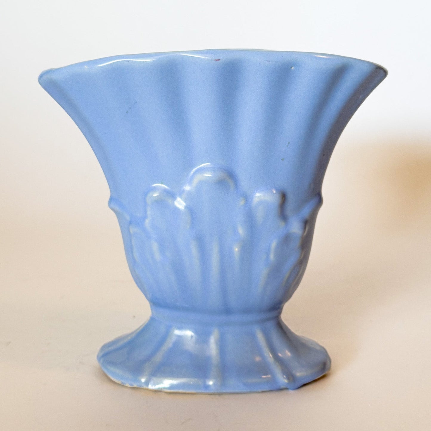 1930s Periwinkle USA Pottery Fan Vase