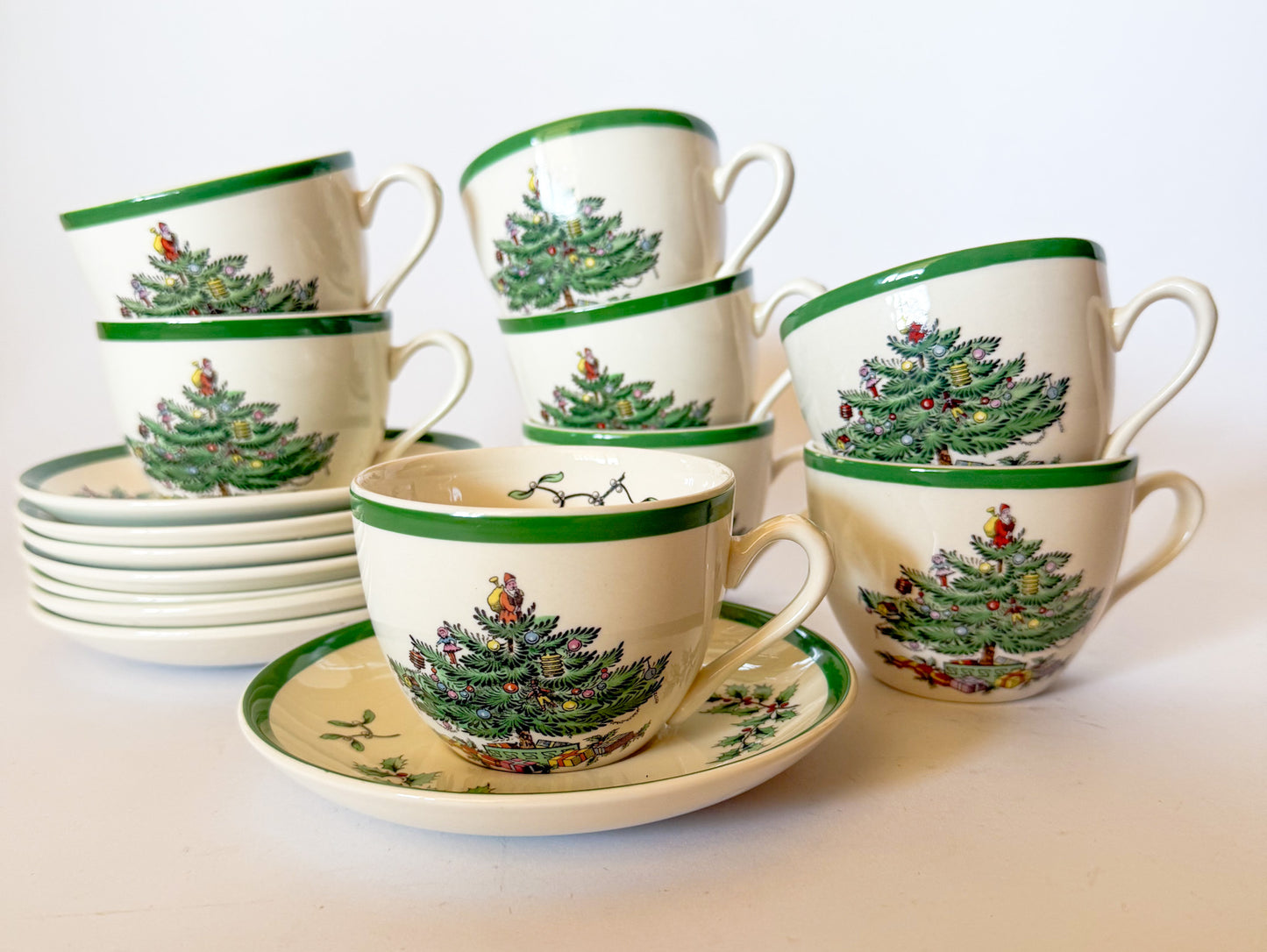 Vintage Spode Christmas Tree Tea Cups and Saucers, Sets of 4