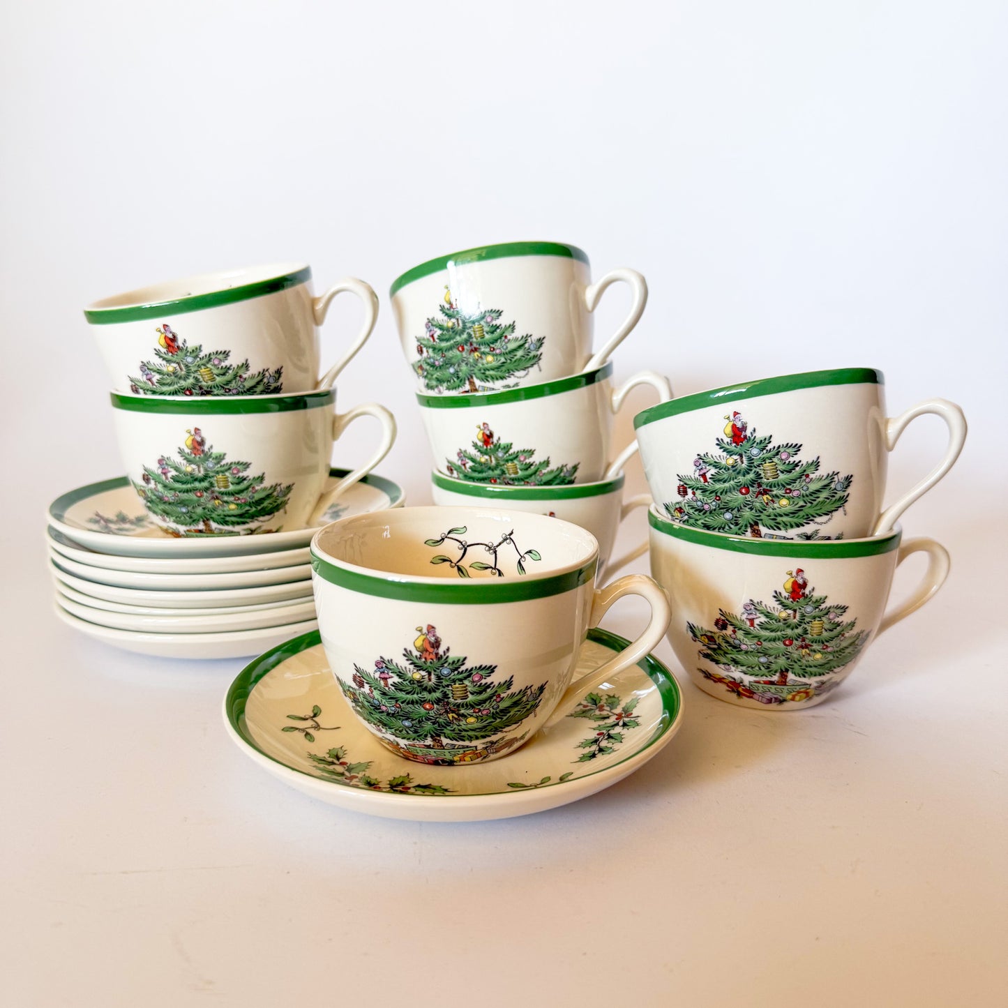 Vintage Spode Christmas Tree Tea Cups and Saucers, Sets of 4