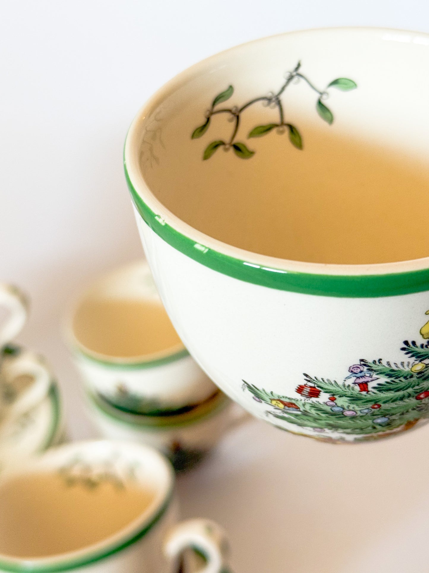 Vintage Spode Christmas Tree Tea Cups and Saucers, Sets of 4