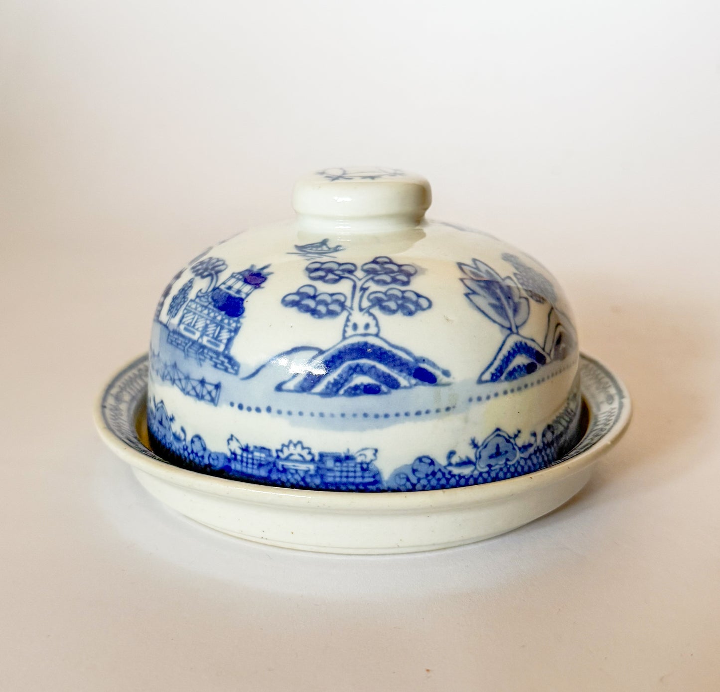 Vintage Blue Willow Cheese Dome/Butter Dish