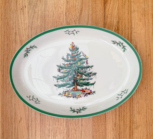 Late 20th Century Spode Christmas Tree Oven to Table Serving Baking Dish - Made in England