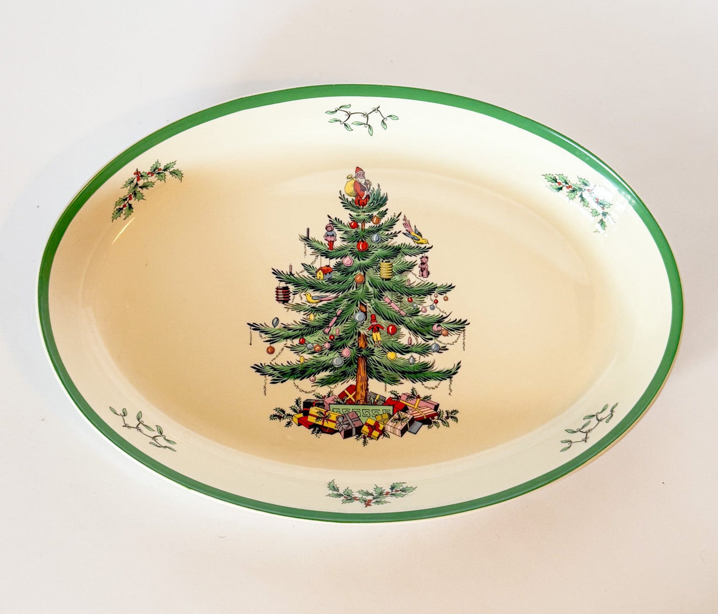 Late 20th Century Spode Christmas Tree Oven to Table Serving Baking Dish - Made in England