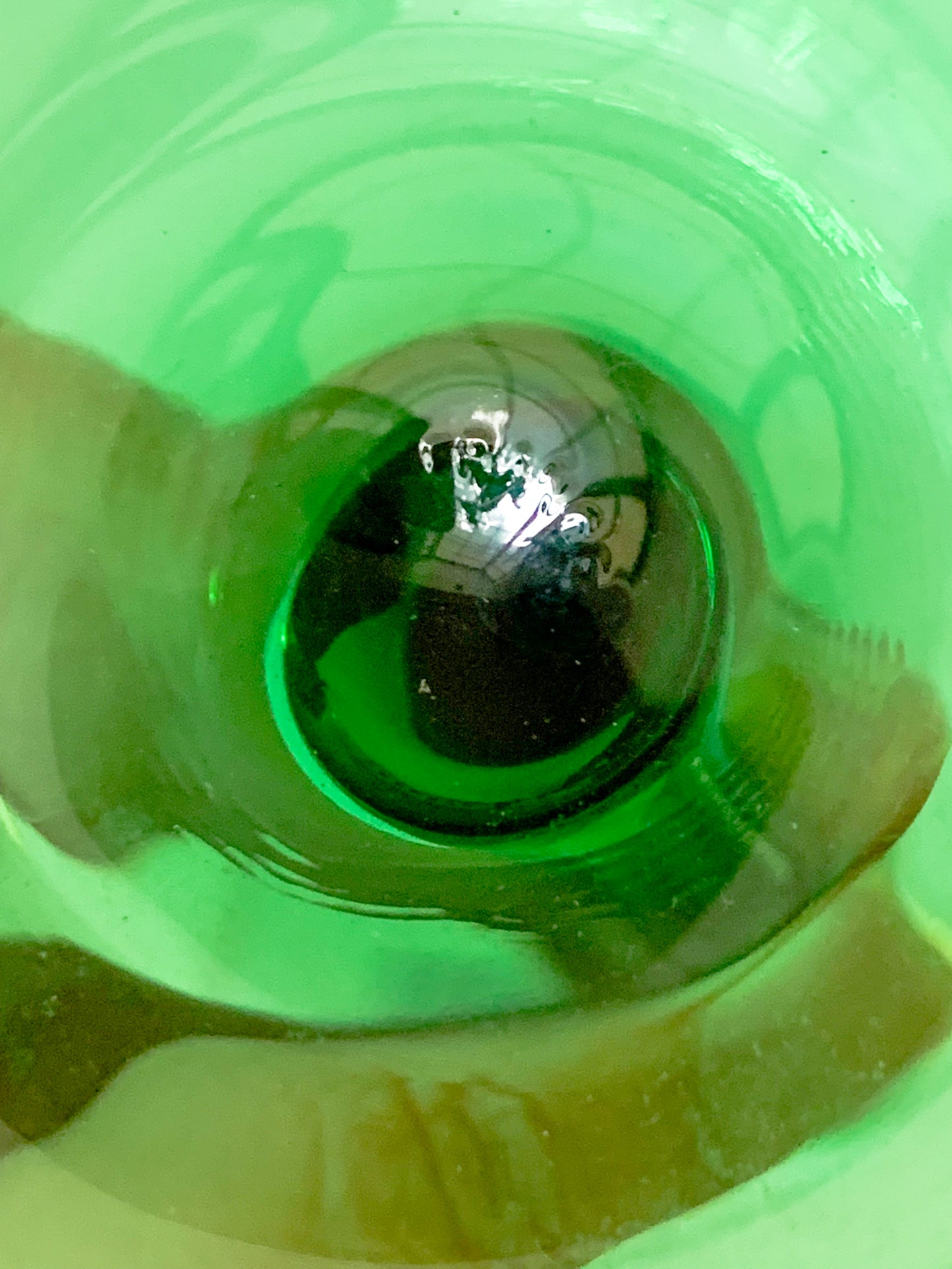 French Luminarc green stem wine glasses, Set of 4