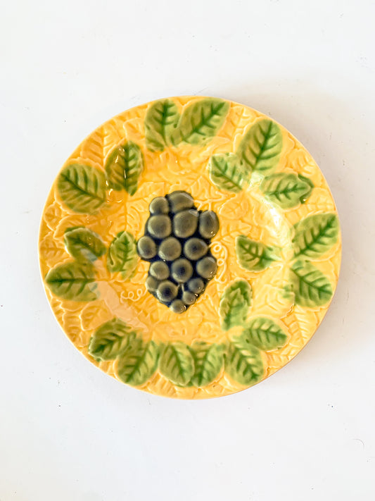 Vintage Bordallo Pinheiro Majolica Yellow Grapes Plate